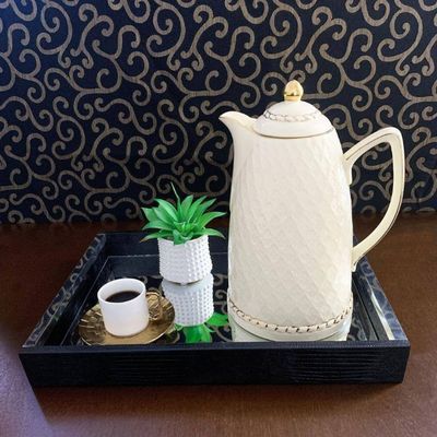 Garrafa Térmica Wolff em Porcelana Renda Creme 900ml Areia