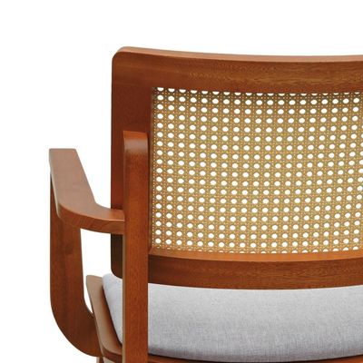 Banqueta Alta Bistrô Gus C- Braços - Amêndoa Estofado Linho Bege Mescla Impermeável