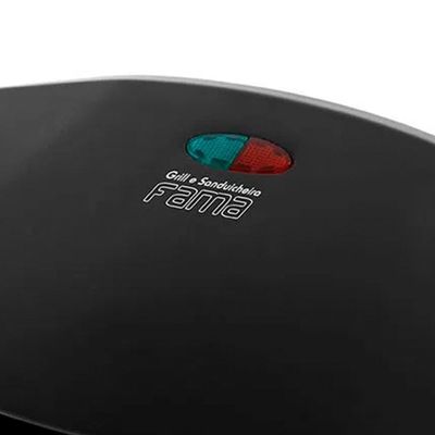 Sanduicheira Grill Fama  Britânia Antiaderente Preto 127v
