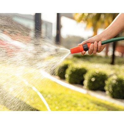 Mangueira Flex Tramontina Verde em PVC 3 Camadas 20 m com Engate Rosqueado, Esguicho e Suporte Mural