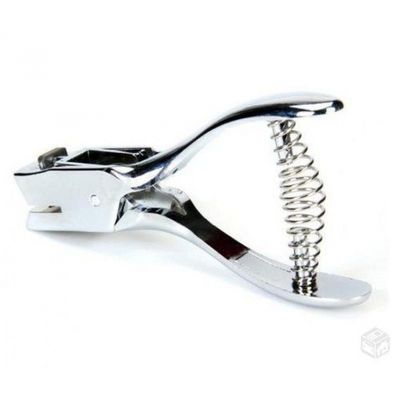 Alicate Furador Ovóide para Crachá Pvc - Profissional
