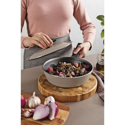 Frigideira Funda Tramontina Spezia Induction Alumínio Antiaderente Starflon Excellent Areia 24 Cm Tramontina