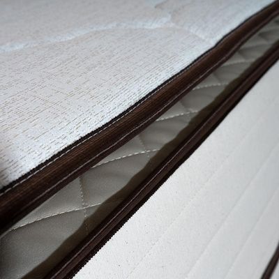 Colchão de Solteiro Hellen Malta Linho com Molas Ensacadas e Espuma D26 28x88x188cm Bege