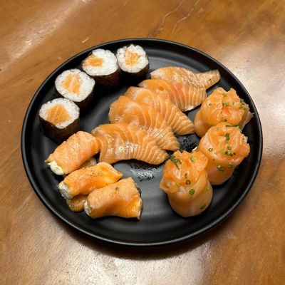 Prato Lyor de Melamina Raso Preto 25,5cm Avulso Tóquio com Relevo para Mesa Refeições