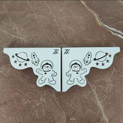 Mão Francesa Ornamentada 20cm Nave Espacial Astronauta Branco Aço Zarg