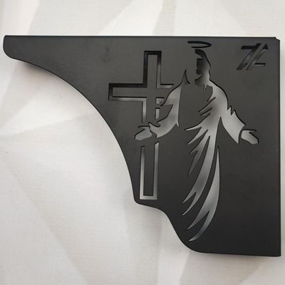 Mãos Francesas Pretas Decorativas 20cm Jesus Cristo Cruz em Aço Ornamentada