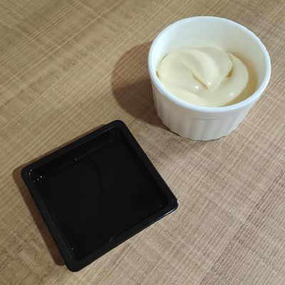 Kit 12 Porta Shoyu 50ml Molheiras Sushi 7,2cm Pretas Quadradas Uno Coza Polipropileno