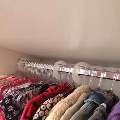 Kit 50 Separador e Organizador de Cabides Araras por Tamanho Plaquinha Divisor de Plástico