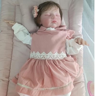 Bebê Reborn Menina Realista Corpo De Pano Muito Macio E Antialérgico