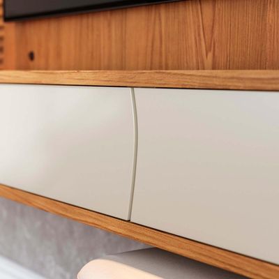 Painel Para Tv 65 Pol Bancada Suspensa Led Patmos C04 Freijó Off White Matte - Lyam Decor