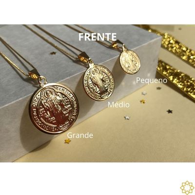 Colar Medalha São Bento pequena banhado em ouro 18k