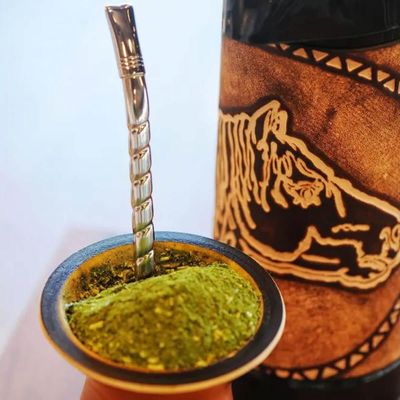 Bomba de Chimarrão Bojo Mil Furos 21cm com Rosca Chata Média e Escovinha Artesanal
