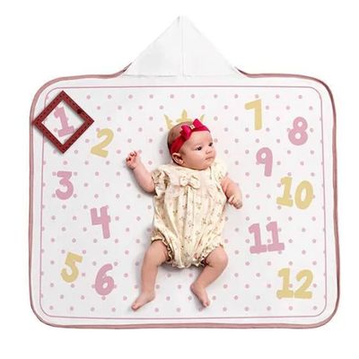 Toalha Capuz Tecebem Baby Mesversario Felpudo Estampada com Viés Kinder 70cm90cm Rosa