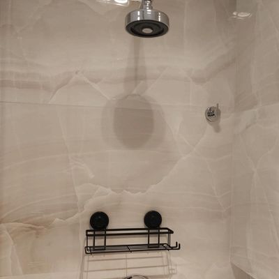 Suporte Porta Shampoo Prateleira com Ventosa Preta com Gancho Multiuso Faciliti