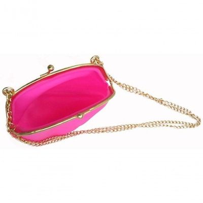 Bolsa De Silicone Tiracolo Retro Rosa Com Correntes Douradas Fúcsia
