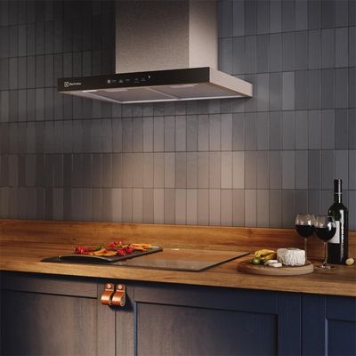 Coifa de Parede Electrolux CE6TF Experience com Inteligência Artificial e Alto Poder Sucção Inox Prata / 220V