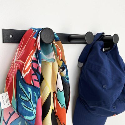 Kit 2 Cabideiros de Parede 3 Ganchos Pretos Multiusos Roupas