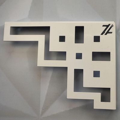 Mão Francesa Arabesco 20cm Quadrados Abstrato Branco Aço Zarg