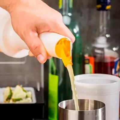 Garrafa Plástica Store'n Pour 1 Litro Laranja Weck para Drinks Xaropes Mixologista