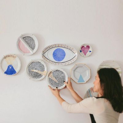 Kit 10 Suportes com Mola Pratos até 30cm Suporte para Prato Decorativo na Parede