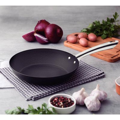 Frigideira Antiaderente 30cm Tramontina Trento Ferro Esmaltado Preto Cabo Inox