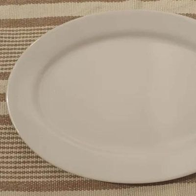 Travessa Oval Melamina Branca 25x18,5cm Bandeja Rasa Servir Petiscos Haus Concept