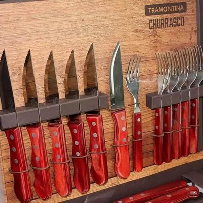 Kit Talheres Jumbo e Tábua para Churrasco Tramontina Aço Inox Madeira Polywood Vermelha 15 peças