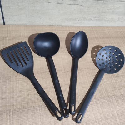 Conjunto 4 Utensílios de Cozinha Plástico Preto Colher Concha Escumadeira Espátula