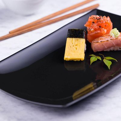 2 Prato Sushi Bandejas Rasas Preto Oriental 22cm Porcelana Germer Sashimi Preto