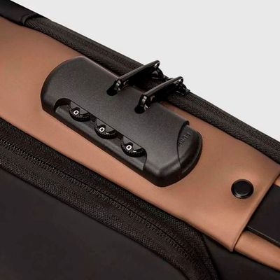 Mochila Anti Furto Transversal Cadeado Com Senha Saida Carregador Usb Resistente A Água Preto