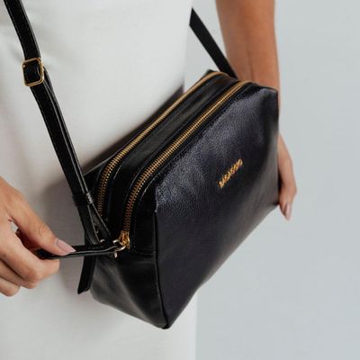 Bolsa Transversal Feminina em Couro Pequena Lisa Basic Preta P / Preto