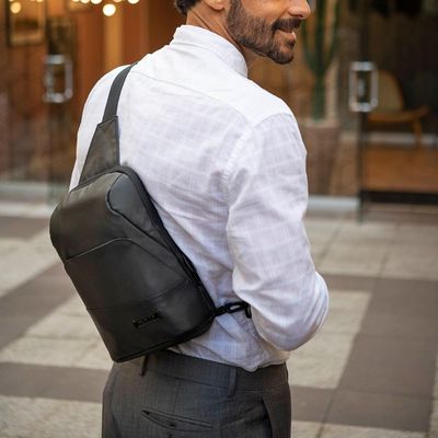 Mochila Masculina Transversal Resistente Agua Advanced Preta U / Preto