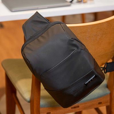 Mochila Masculina Transversal Resistente Agua Advanced Preta U / Preto