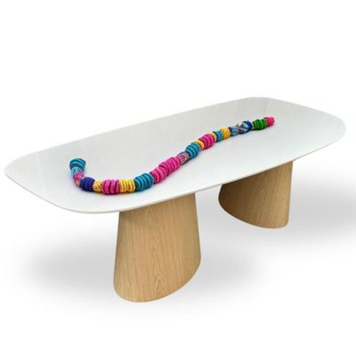 Mesa De Jantar Orgânica 180x100cm Base Carvalho Tampo Laca