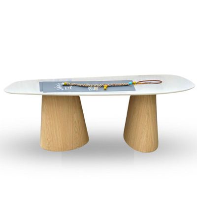 Mesa De Jantar Orgânica 180x100cm Base Carvalho Tampo Laca