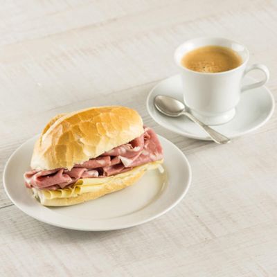 24 Xícaras com Pires 80ml Porcelana Branca Café Capri Germer Mesa Posta