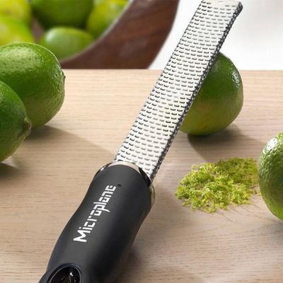 Ralador em Aço Inox Microplane Classic Zester Preto