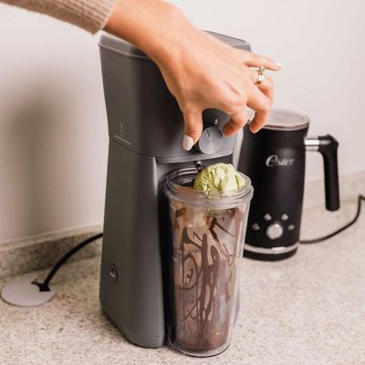 Cafeteira 2 Em 1 Iced Coffee Oster 600ml 110V
