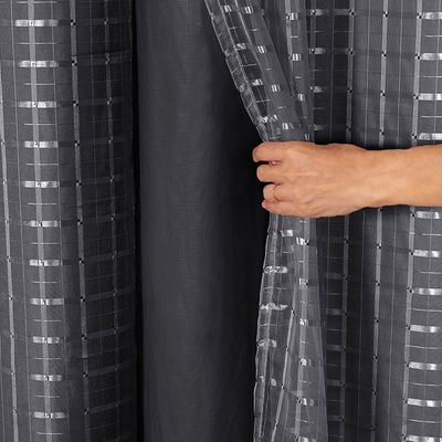 Cortina Blackout Pvc Com Tecido Voil Xadrez 2,80 M X 1,60 M - sofisticado na cor Preto