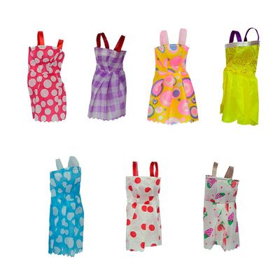 Vestido Para Boneca - Doll Dress Com 9 Vestidos
