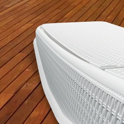 Kit 2 Espreguiçadeiras Dubai Premium Rattan + Mesa Baú Capri Branca