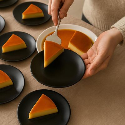 Prato para Sobremesa 18cm Cozy Preto Plástico Coza Avulso Servir Torta Pudim Mousse