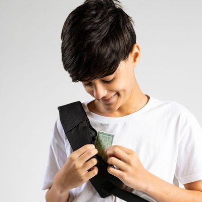 Mochila Masculina Transversal Juvenil BG Mesh U / Preto