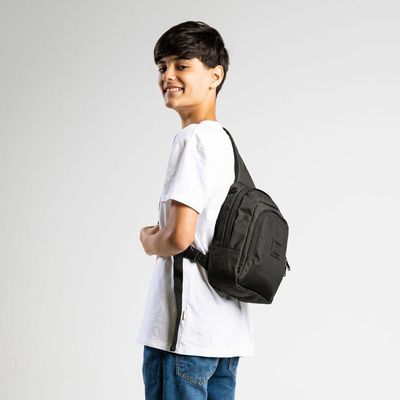 Mochila Masculina Transversal Juvenil BG Mesh U / Preto