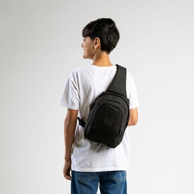 Mochila Masculina Transversal Juvenil BG Mesh U / Preto