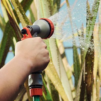 Hidropistola Tramontina Multifunção para Engate Rápido com 6 Tipos de Jato Cinza com Laranja