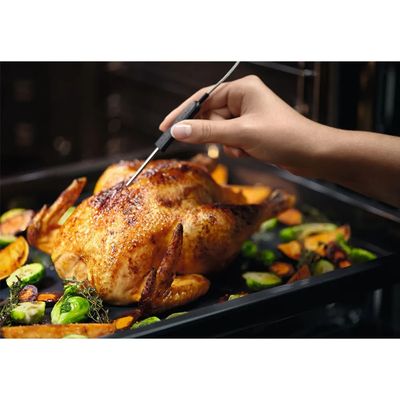 Forno de Embutir Electrolux Elétrico 80L Experience com FoodSensor Preto (OE8EF) - 220V