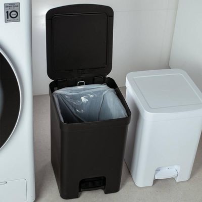 Lixeira de Pedal OU Cesto de Lixo para Cozinha Escritório Linha Trium 12 Litros Preto