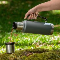Garrafa Térmica Chimarrão Café Tererê Parede Dupla de Inox com Alça 1 Litro Everest Soprano Cinza