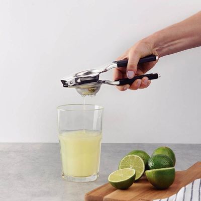 Espremedor de Limão Inox Tramontina Utilitá Cabo Preto Manual 20cm Cozinha